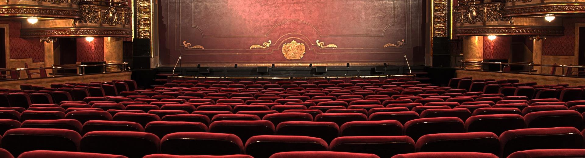 Discover the Turin theatre calendar and book our hotel downtown!